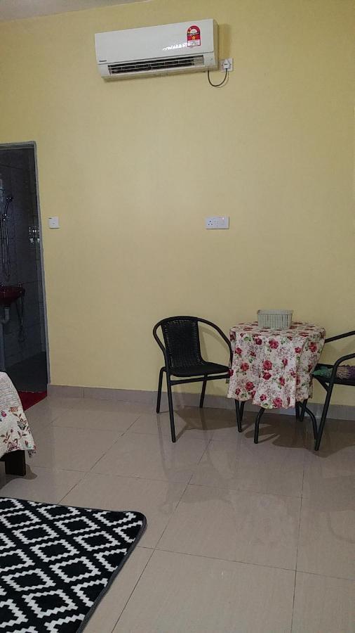 Dhia Irdina Homestay Paya Rewak Exterior foto